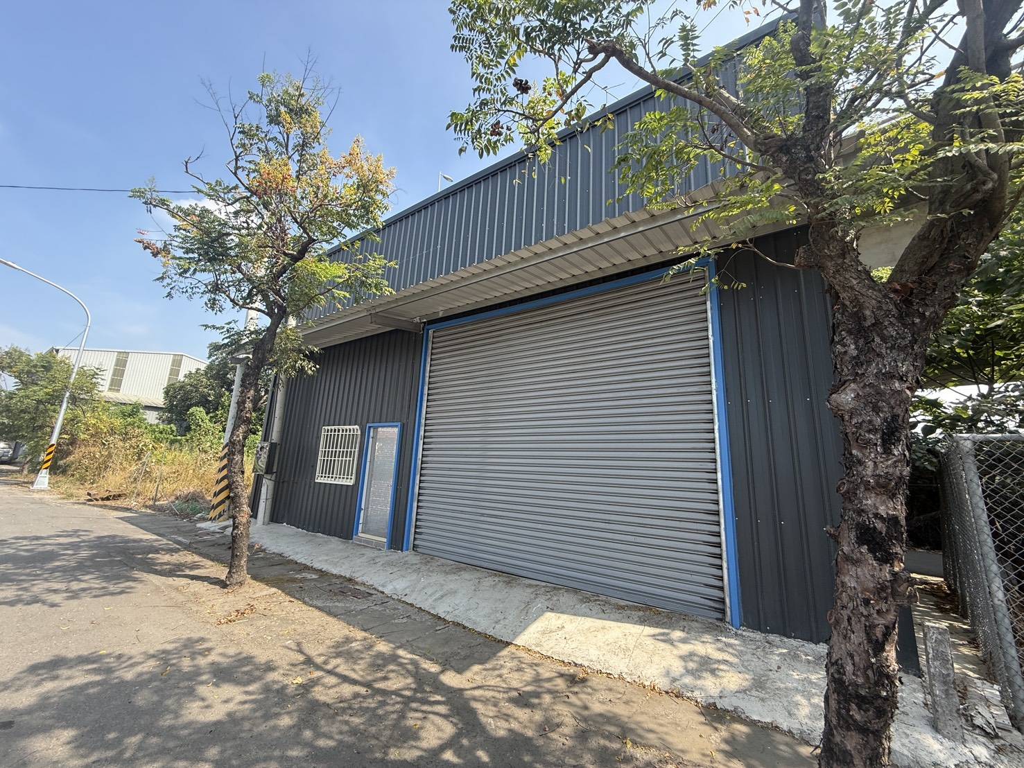 【稀有釋出！大社和平路一段】大馬路25坪廠房出租，三相電、自來水，月租$28000，國道七號動工在即，交通未來大升級！