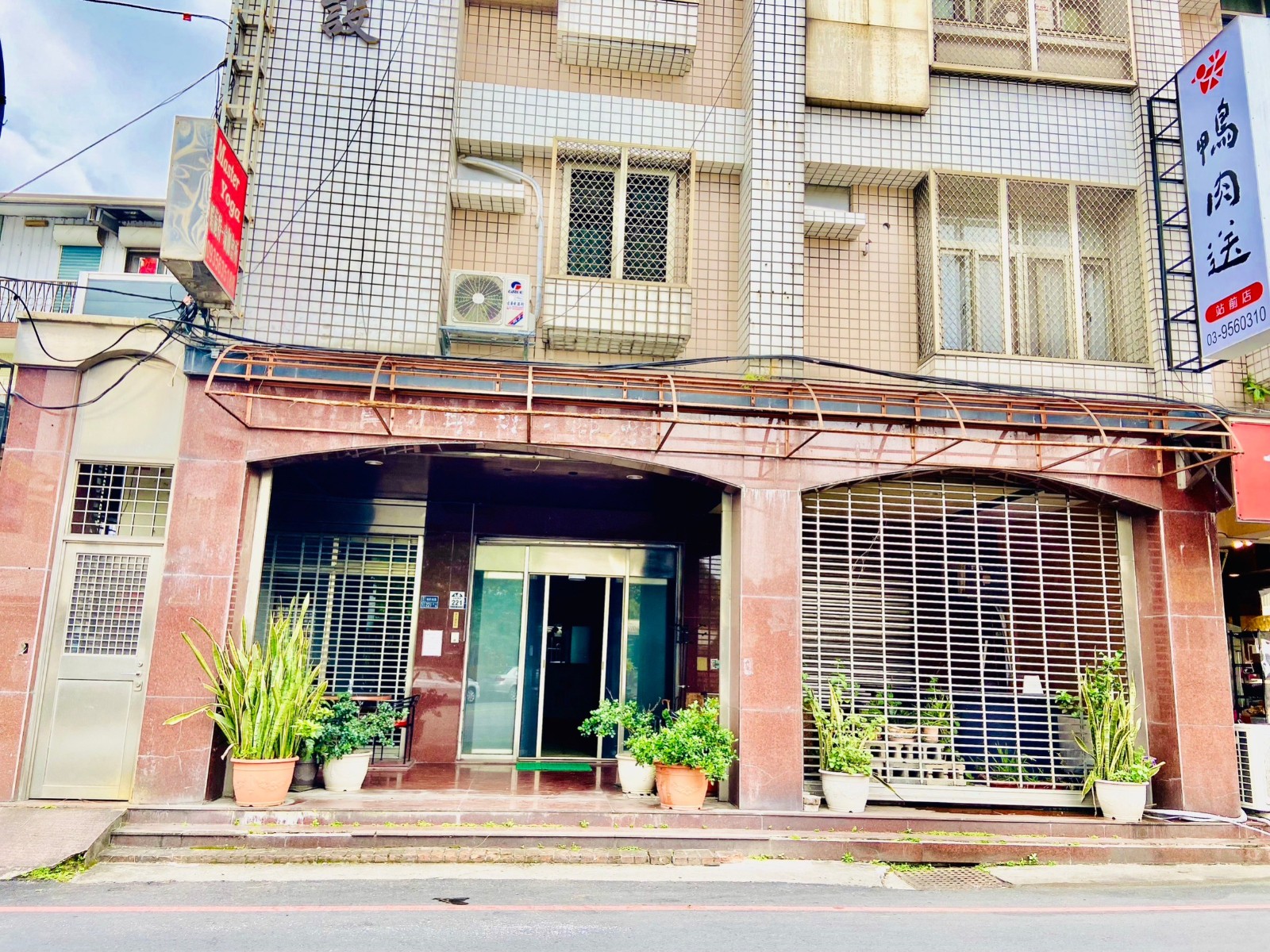 ★(稀有釋出)【羅東站前財源滾滾大店面】