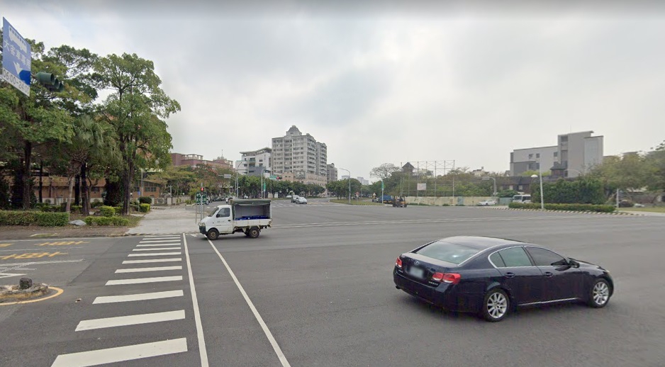 嘉義市西區福容飯店旁建地  大面寬大馬路上