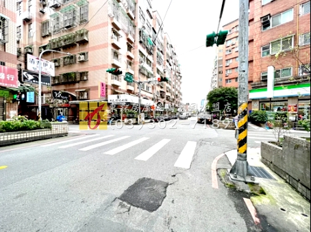 藝文特區中埔一街金店面
