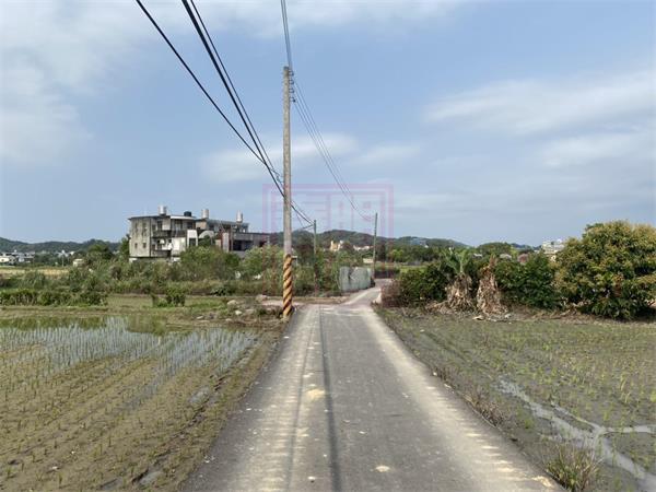 北二高竹林交流道旁平坦農地-春明地產-035551111