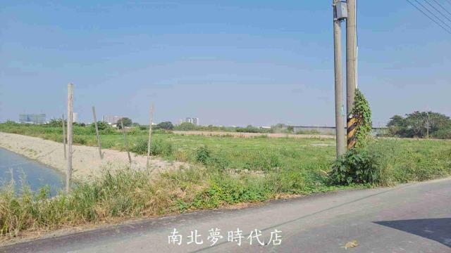 86快速公路旁大甲農地
