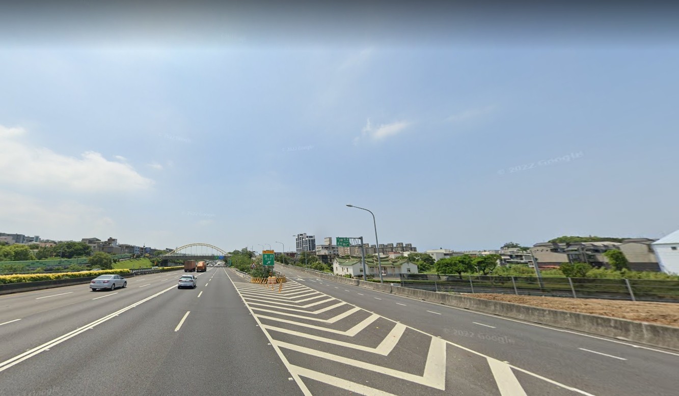 交流道旁工業區挑高漂亮廠房/桃園工業地