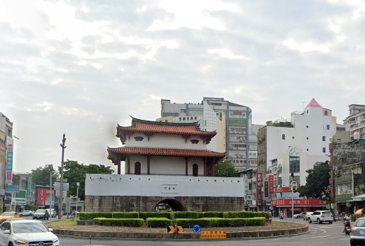 近東門商圈收租自用雙店面