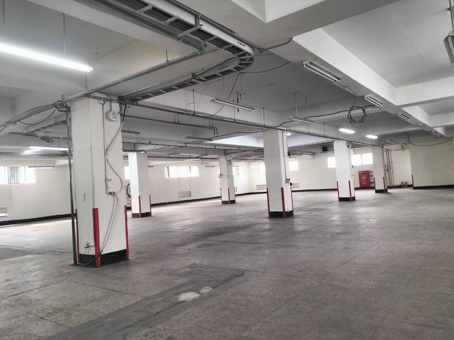 近省道大馬路挑高廠店/專營大台北大桃園工業地廠房出售出租