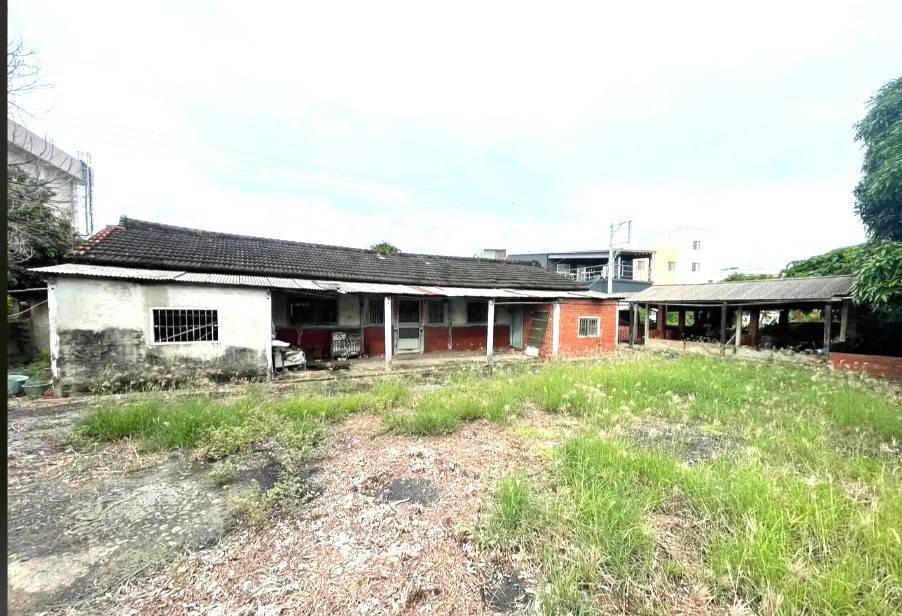 太保市新埤國小旁三合院農建地