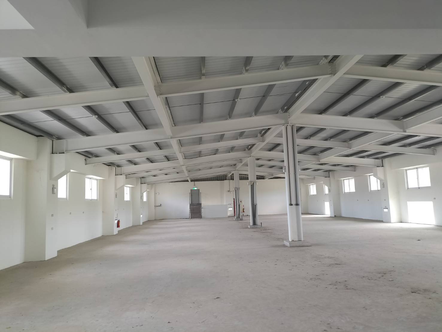 台中正精密園區內挑高廠房(可排汙)