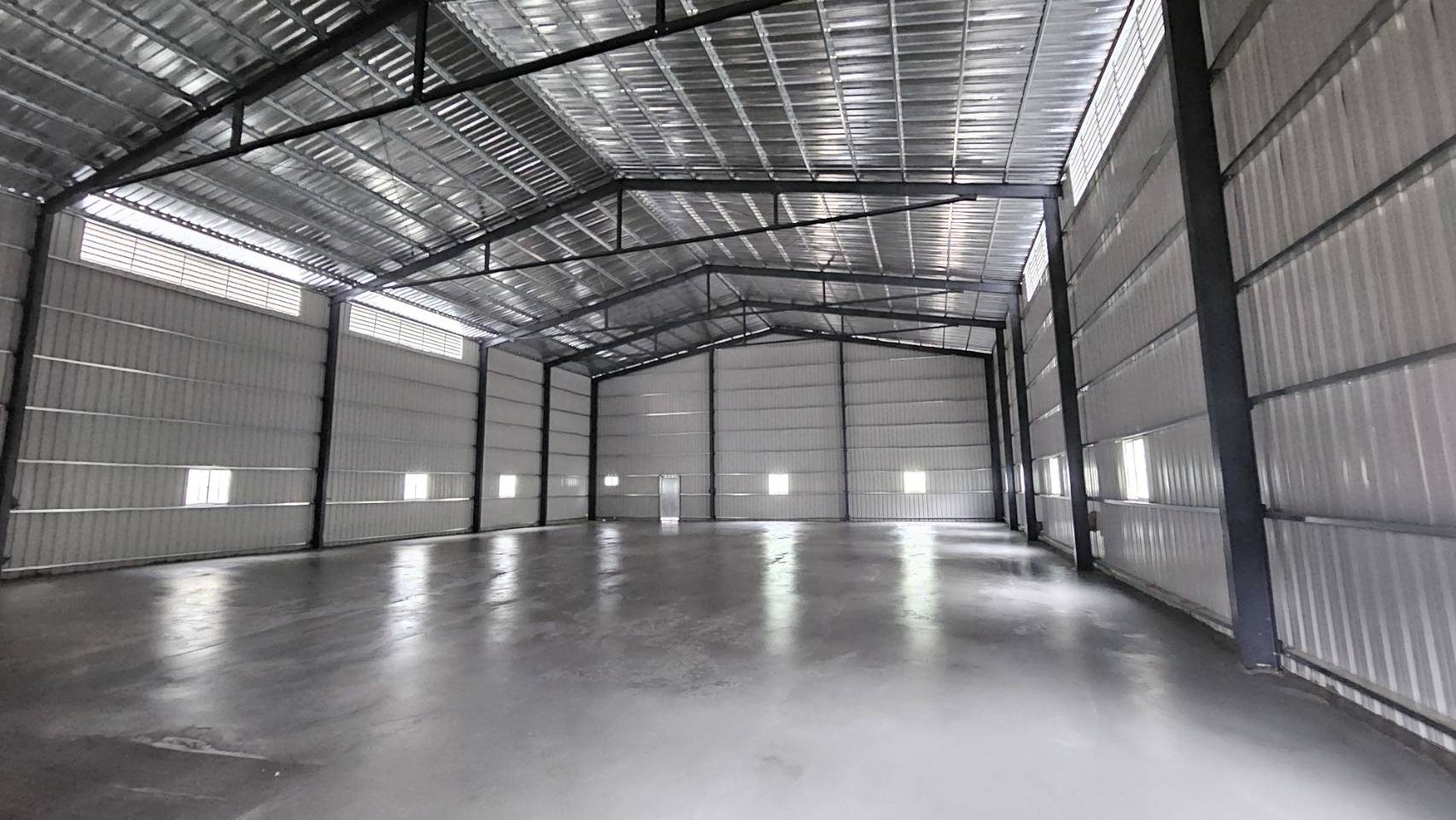 林口正40米路旁／挑高7米／廠店•	大桃園廠房工業地買賣/建地/徵收農地/廠房出租