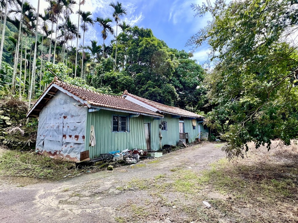 中寮龍鳳瀑布景觀農建地1.4甲+古厝