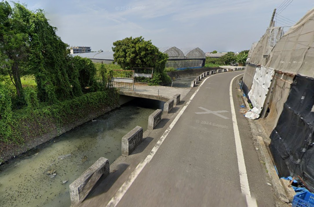 溪湖臨路旁農地