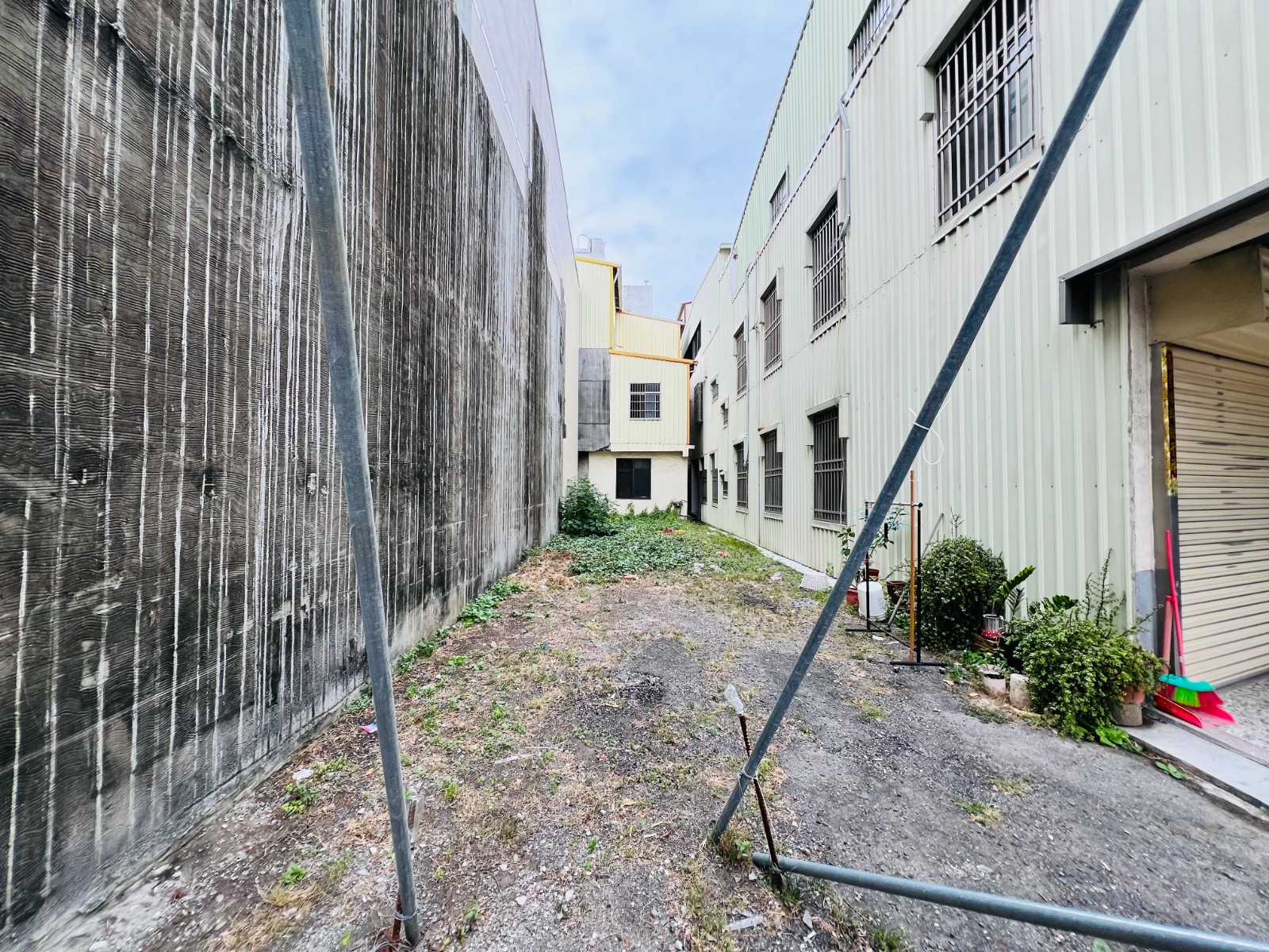 東區16米正生產路上五米寬店面建地