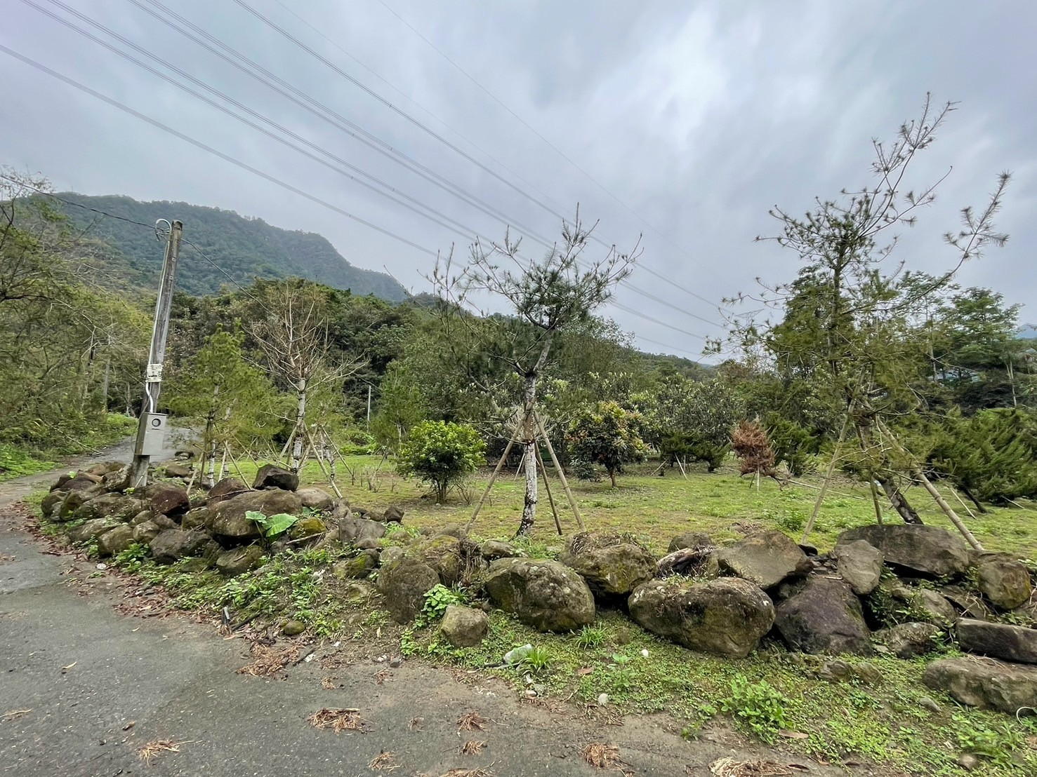 ★南投桶頭農建地★前有小河後有山