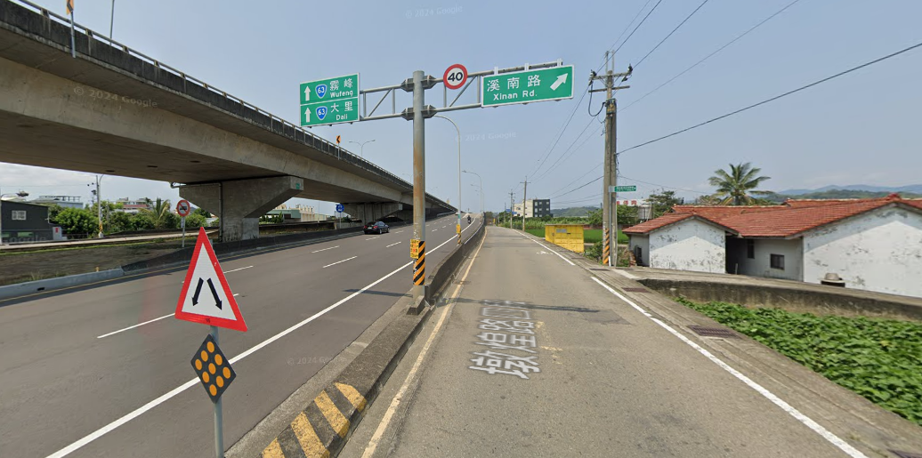 草屯中投新富路旁 8米路有水電農甲建