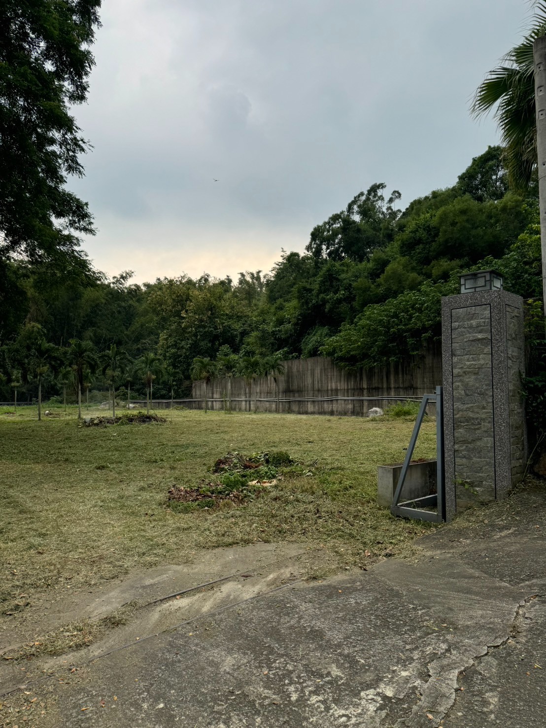 高雄土地男神  頂級山莊