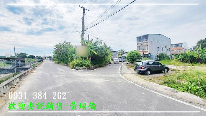 北高雄工業區三角窗臨路農地0931384262