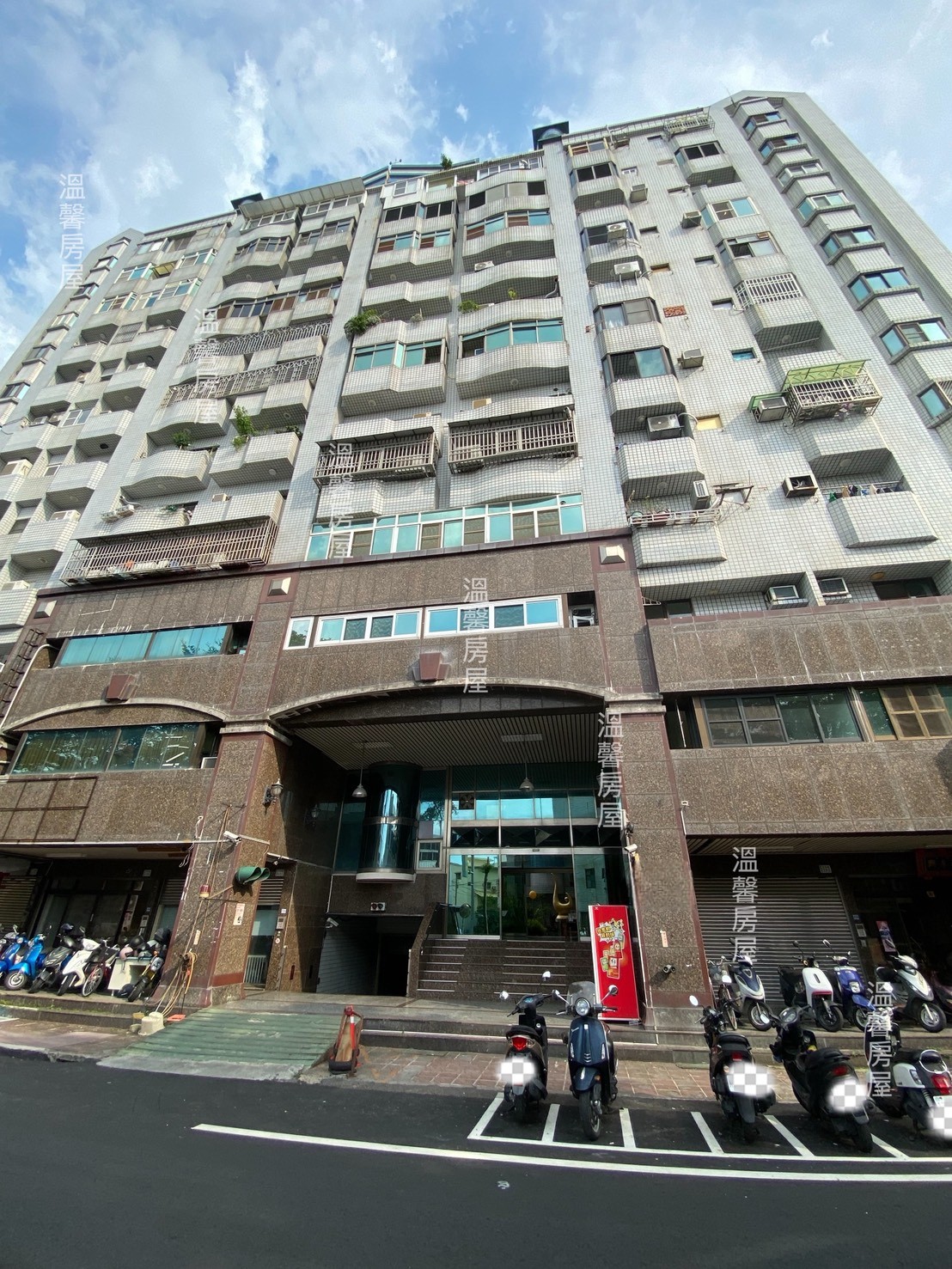 降價賣~新民路嘉大x附上層車位美三房