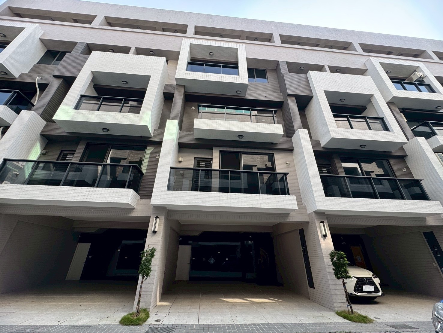 ⭐仁武航太園區旁 全新完工 併排雙車墅透天⭐