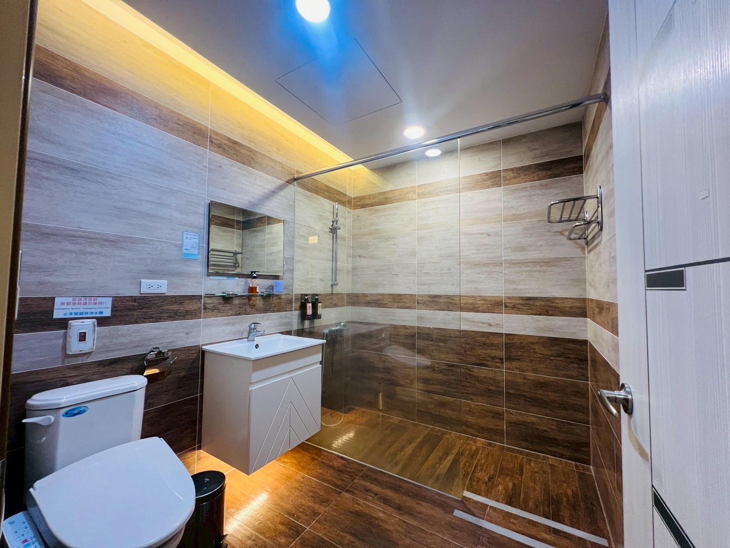 琪琪推~南崁台茂交流道旁商辦~日長照月子中心可直接使用