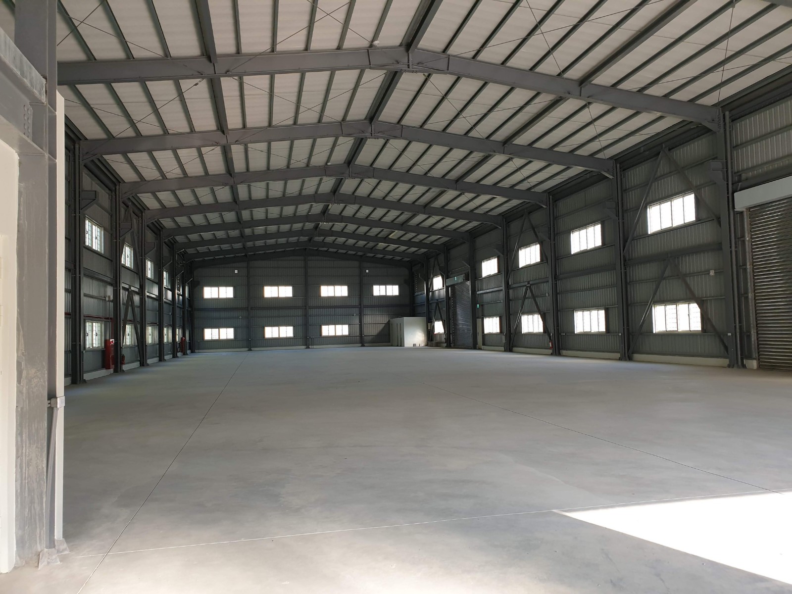 彰濱工業區/挑高8米/鋼構廠房 &bull;    彰化廠房買賣/工業地/建地/徵收農地/廠房出租