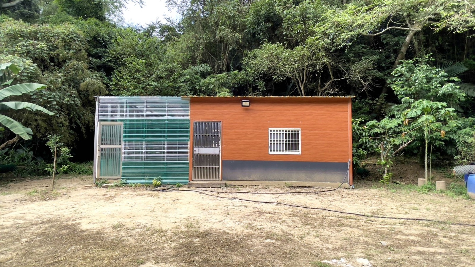 峨嵋近台三線平坦資材室