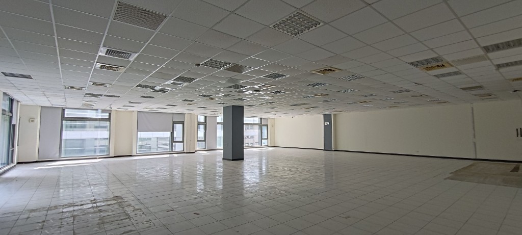 內湖交流道旁挑高廠辦(可分租)