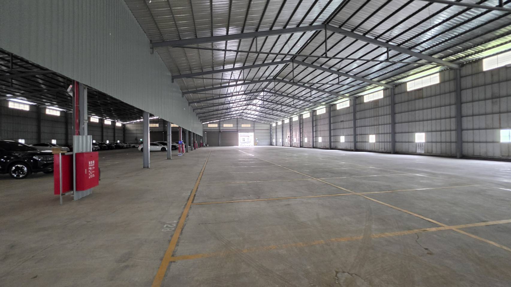 大園交流道面寬挑高倉庫廠|廠房工業地買賣租賃