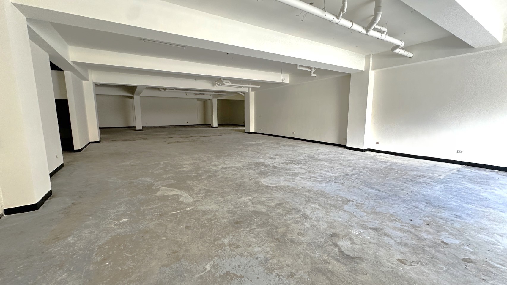 龜山華亞30米路店面廠房(可廠登) &bull;  桃園廠房買賣/工業地/建地/徵收農地/廠房出租