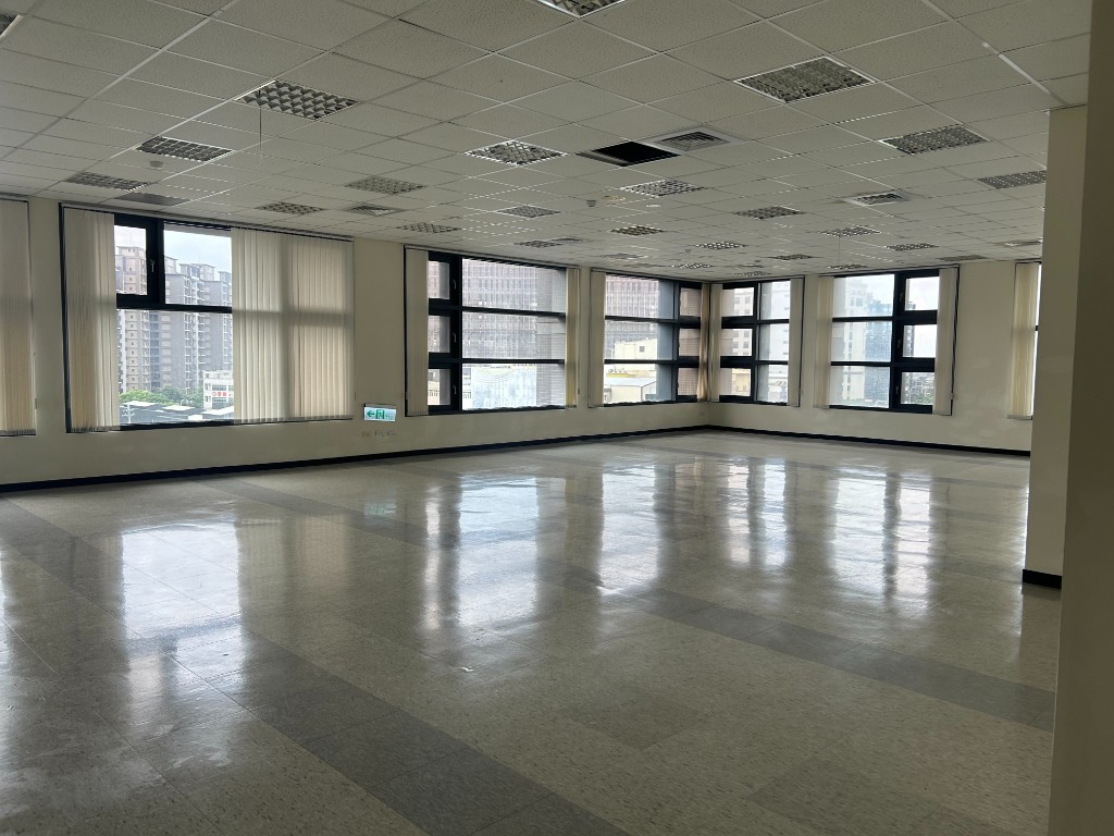 近新竹科學園區貨梯可廠登碼頭廠房｜工業地買賣｜廠房買賣出租｜亞輪工業地廠房