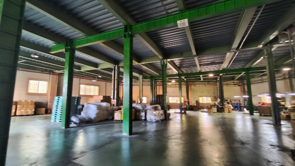 近全興工業區挑高9米貨梯腹地貨櫃車可進廠房｜工業地買賣｜廠房買賣出租｜亞輪工業地廠房