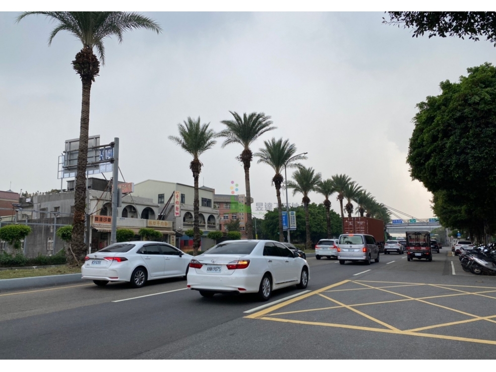 林口交流道三角窗店面倉庫