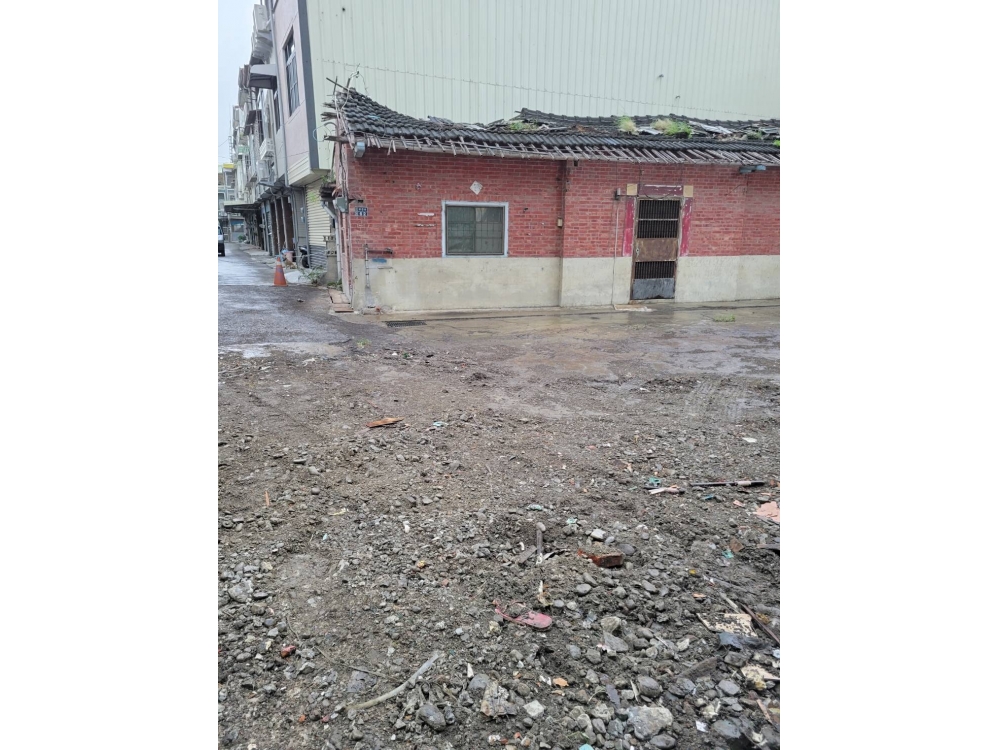 斗六鎮南國小旁靜巷雅舍~地120坪