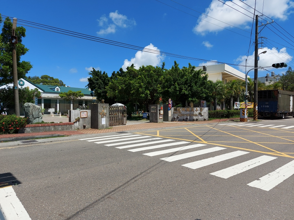 佳里塭子內國小453坪漂亮農地