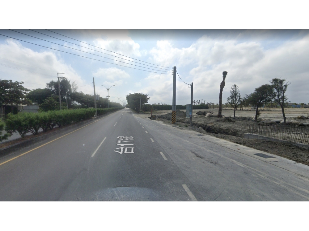 台17縣公路3.79甲農舍農地