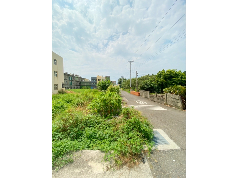 蓋16戶~不浪費~線西都計臨路住宅區