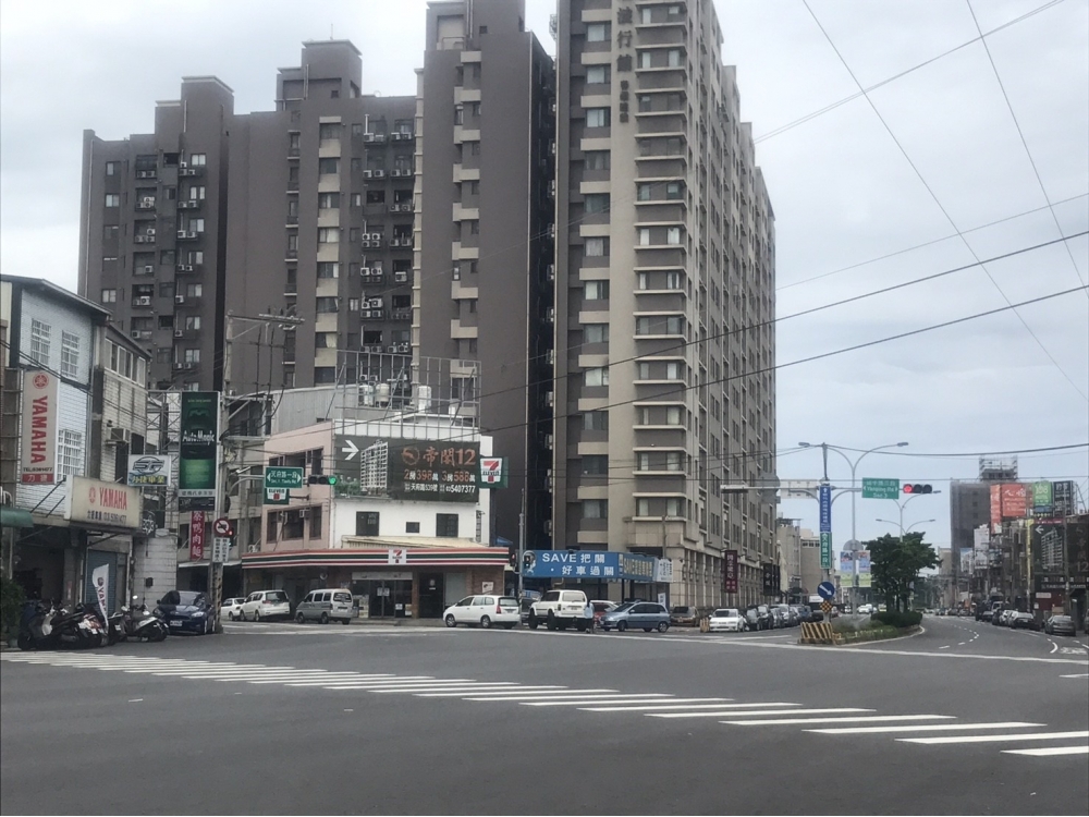 南寮7-11天府路旁*建地*稀有