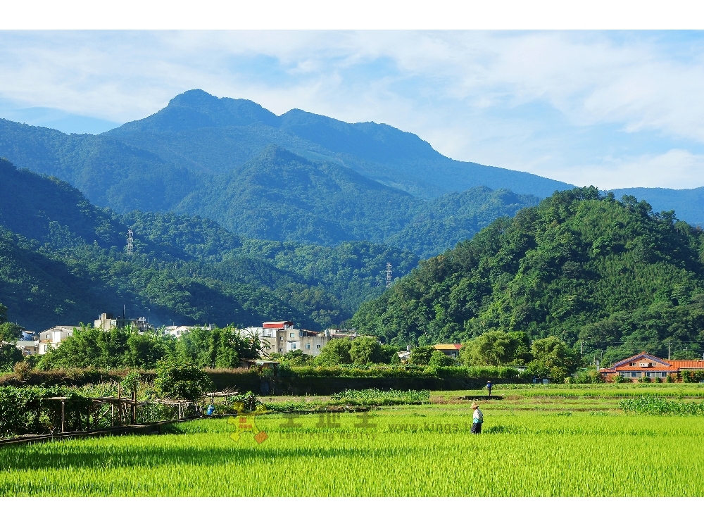 苗栗獅頭山旁草莓觀光園區民宿用地