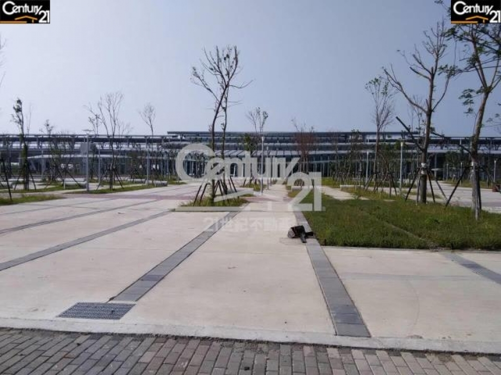高鐵國中旁角地