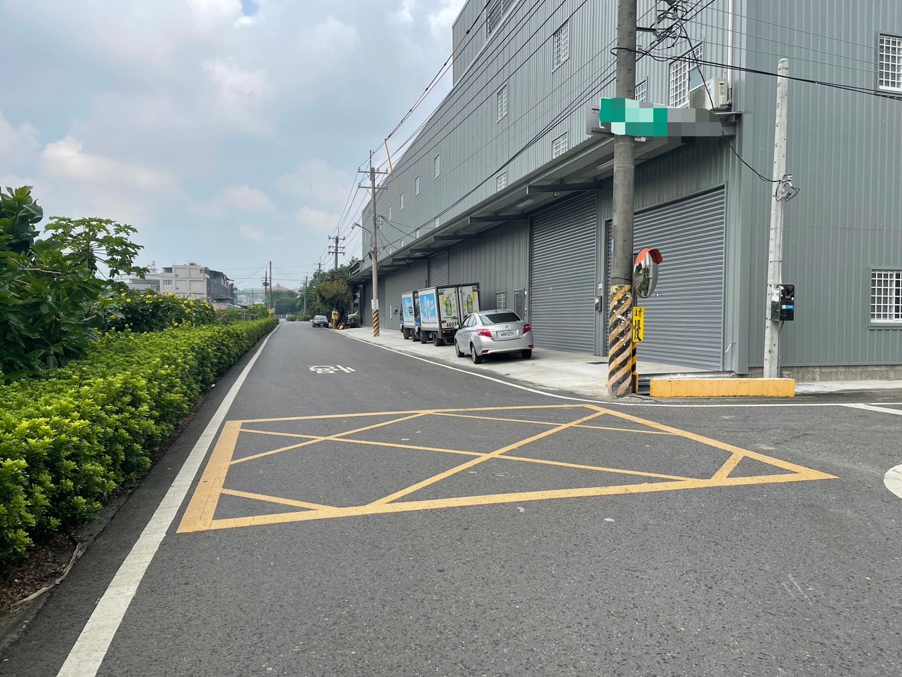 大寮大發交流道下104坪無路持臨路廠房（陳美鳳）
